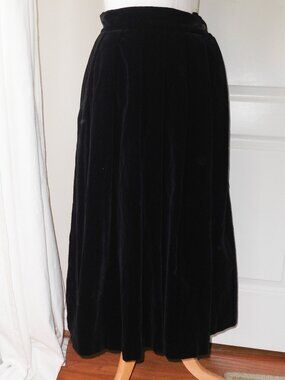 Vintage Allen Solly Nottingham England Goth Black Velvet Skirt 25" Waist